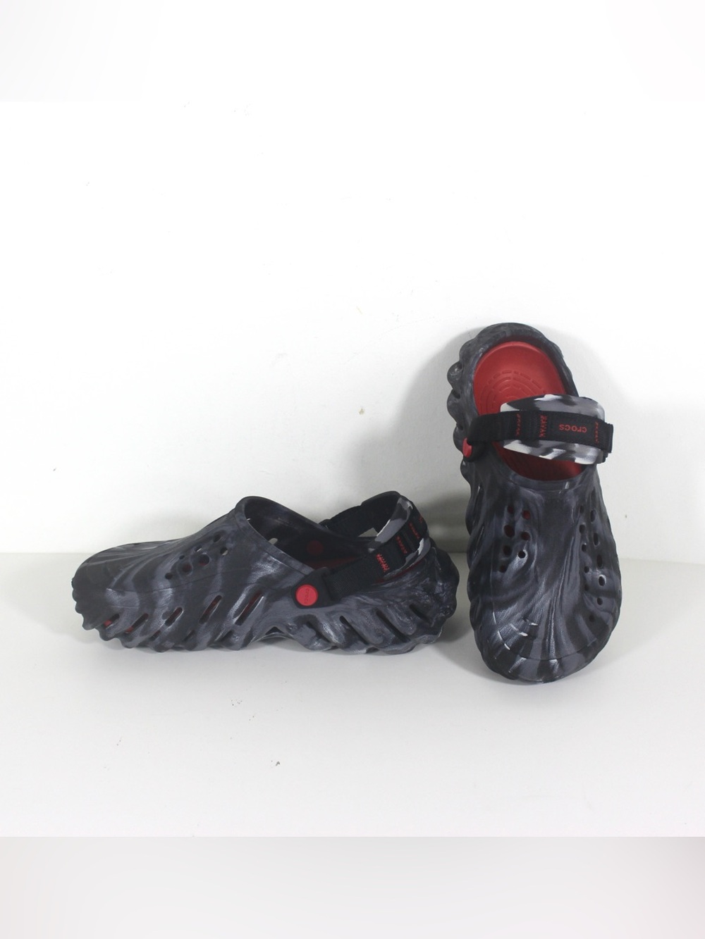 Crocs Echo Clog Marbled Black Red Women 8 Men 6 Rare Shoes Sandals Unisex
